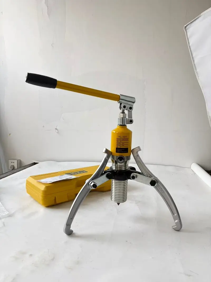 10-Ton 3-Jaw Hydraulic Puller for Gears, Bearings, and Pulleys