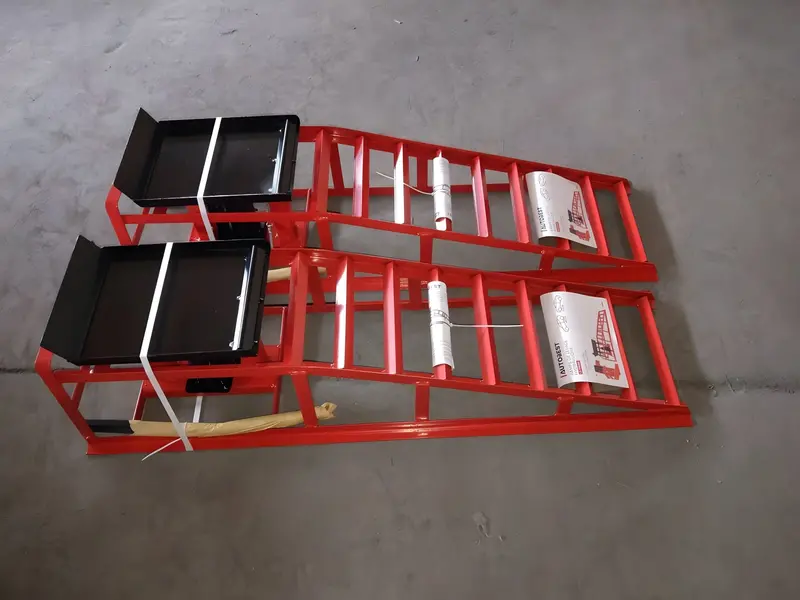 5-Ton Hydraulic Car Ramp Set – Dual Adjustable Ramps for Safe Vehicle Lifting
