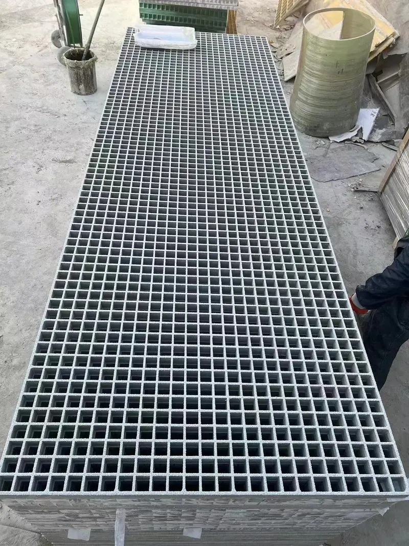 6.5′ × 4′ Fiberglass Grating Panel – 1-Ton Load Capacity, Corrosion- and Impact-Resistant Grid