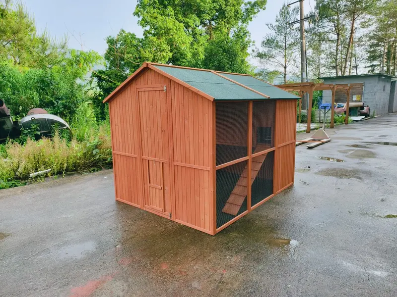 8 ft x 6 ft Walk-In Chicken Coop – Rustic Fir Wood & Galvanized Wire Enclosure with Asphalt Roof (P0846)