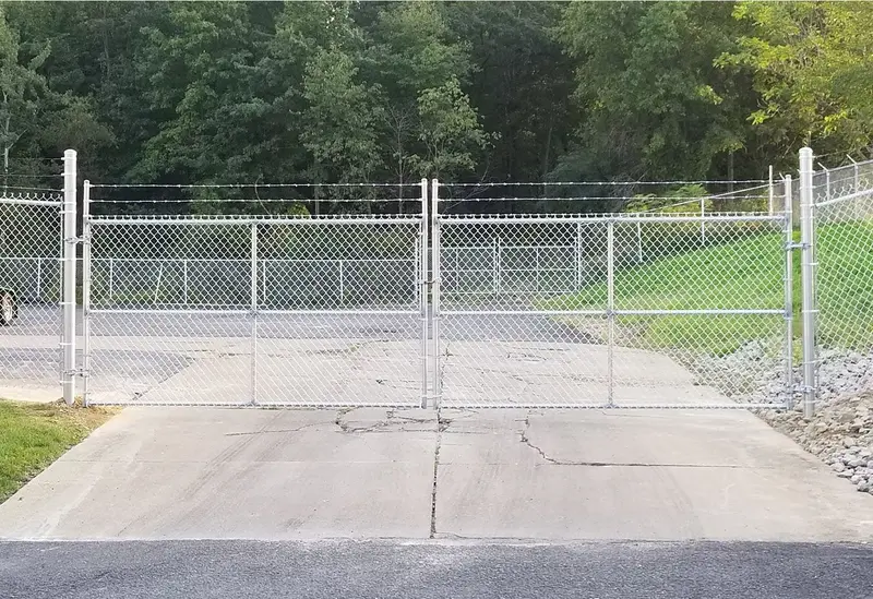 Commercial Double-Drive Chain Link Gate – 26’10” W × 6′ H Heavy-Duty Steel Security Gate with 3-Strand Barb Wire (2610BW6)