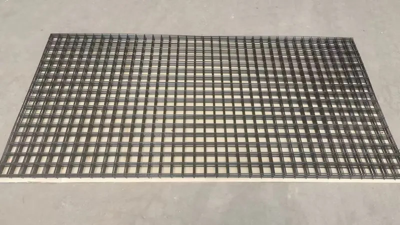 Heavy-Duty PVC-Coated Wire Mesh Panels – 2×2 Grid, 8-Gauge Galvanized Steel in 3×6 ft and 4×8 ft Sizes