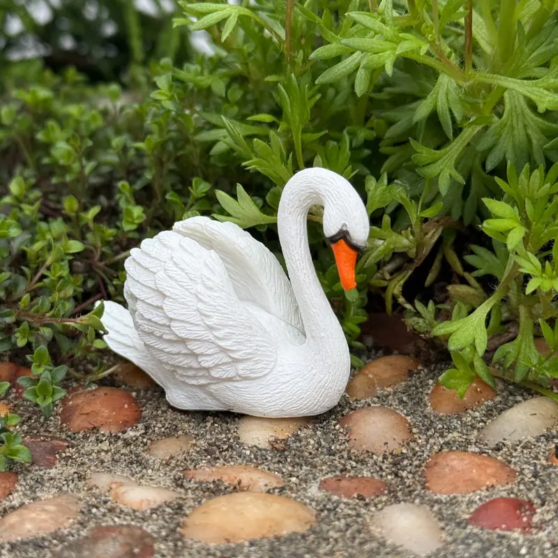 Large Swan Garden Statue – Elegant Outdoor Ornament