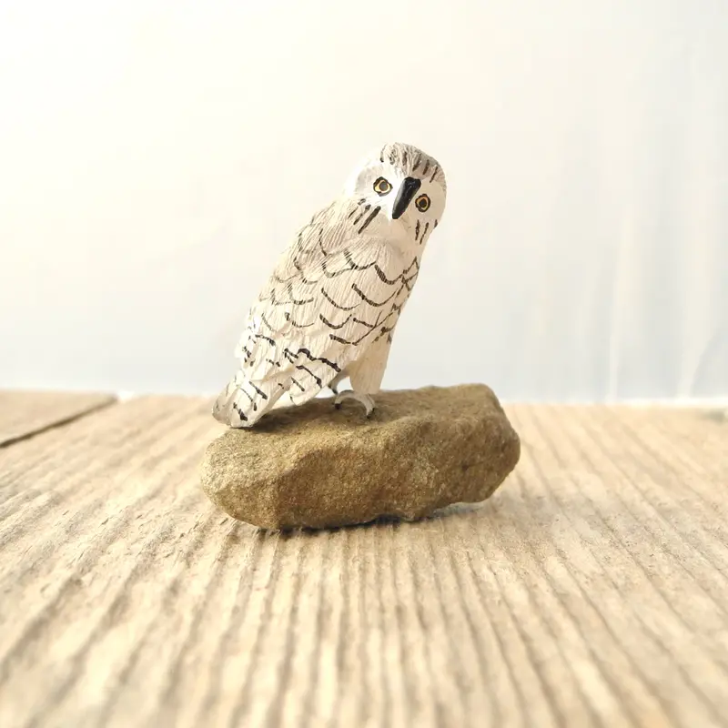 Miniature Snowy Owl Figurine – Charming Patio Decor