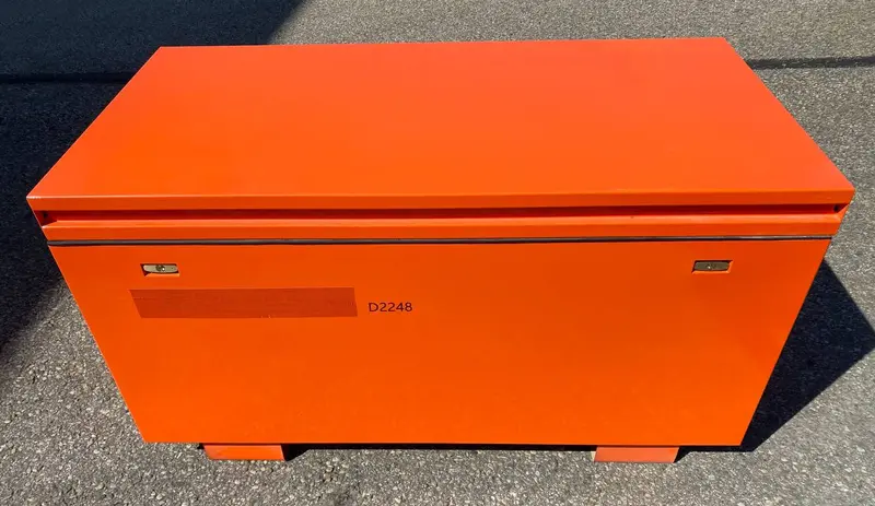 RB38481 Heavy-Duty Job Box – 48×22.5-Inch Steel Storage Chest with Gas Struts & Lockable Lid