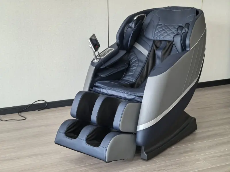 Zero Gravity Full-Body Massage Chair – Heated Rollers, Bluetooth Audio, and Foot Reflexology (Model 7146190)